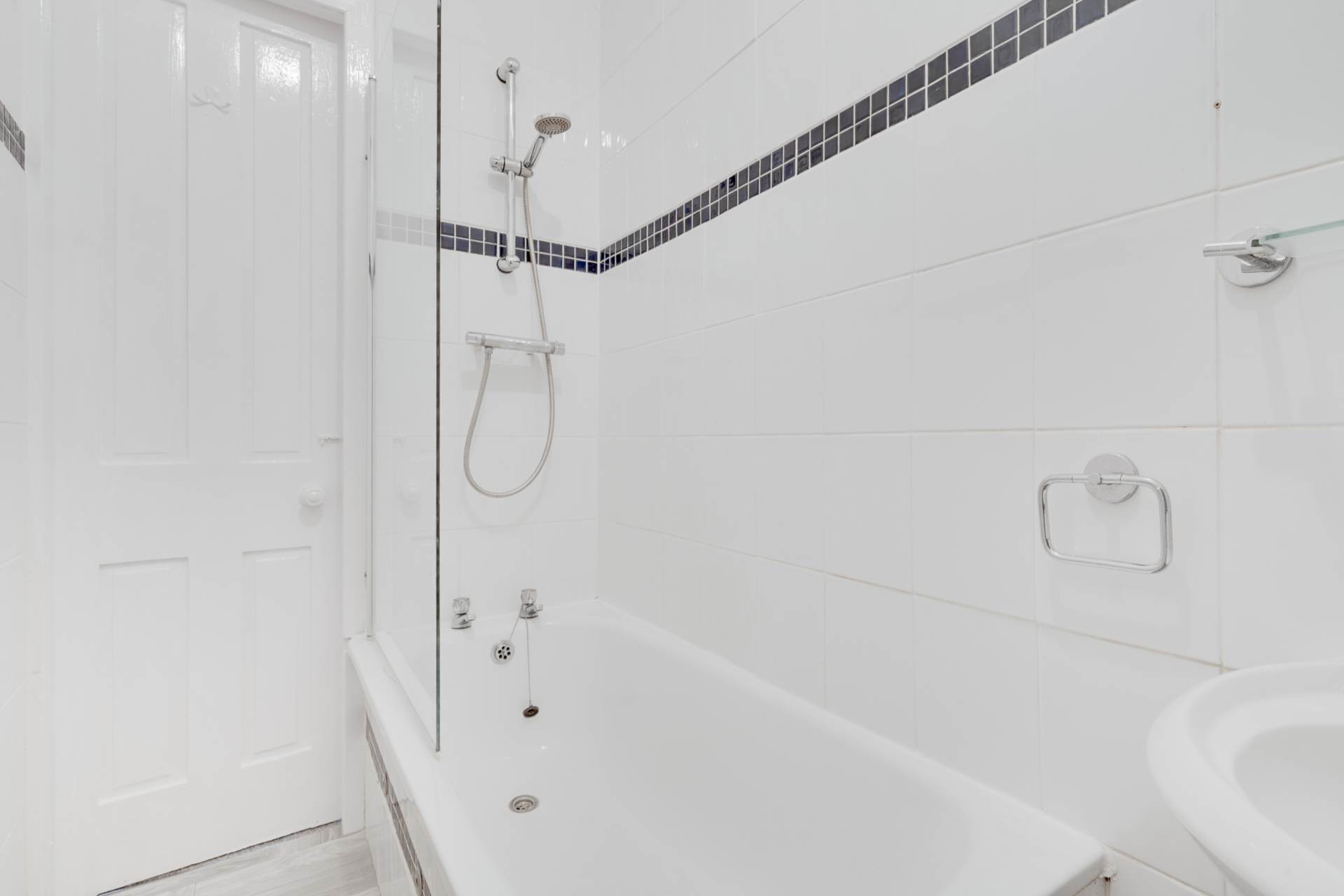 Stewart Place, Kilmacolm, Image 12