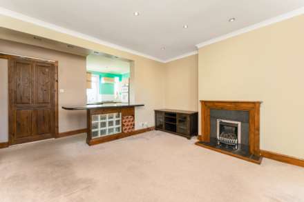 Calder Drive, Lochwinnoch, Image 4