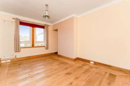 Calder Drive, Lochwinnoch, Image 7