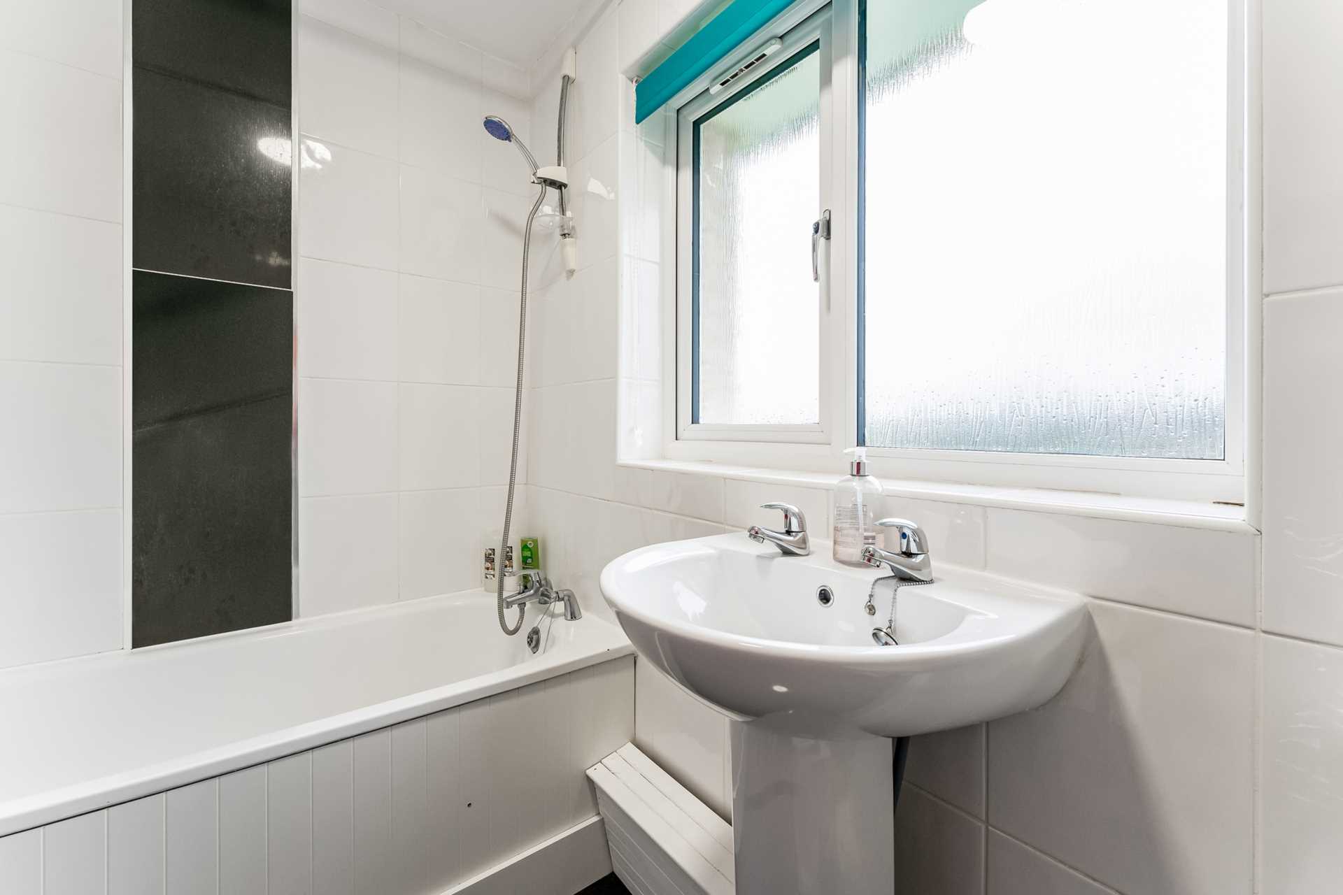 Houston Road, Bridge Of Weir, Image 13