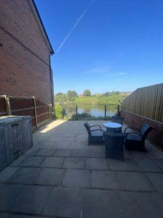 Waters Edge, Warrington, Image 3