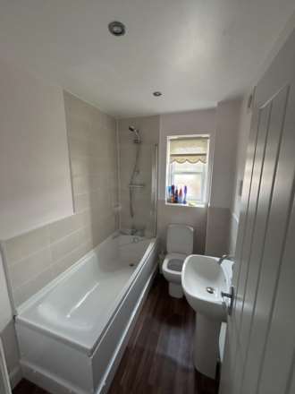 Adamson Close, Latchford, Image 3