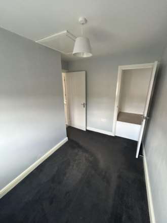 Adamson Close, Latchford, Image 4