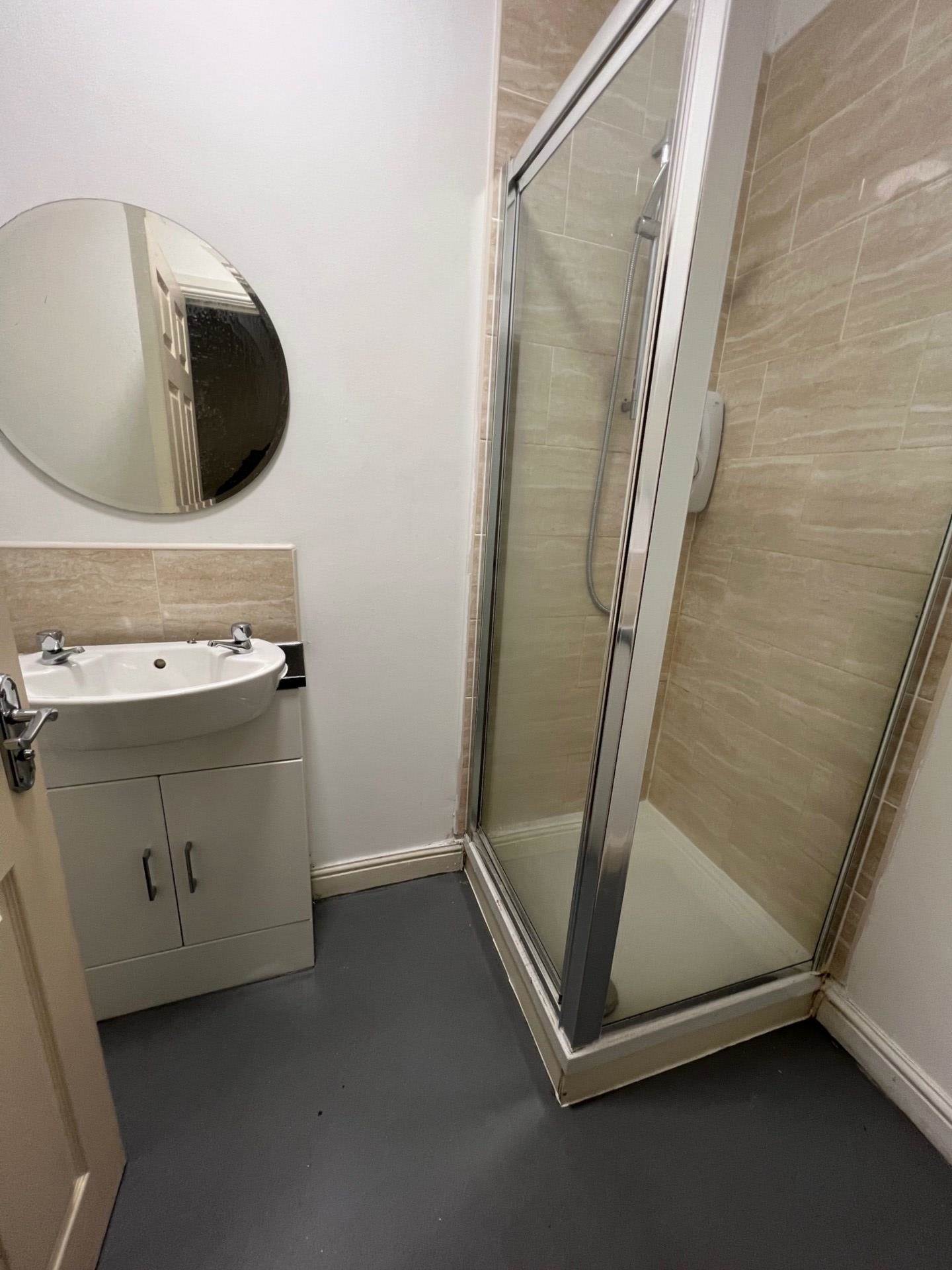 7 Stanlo House, Manchester, Image 4