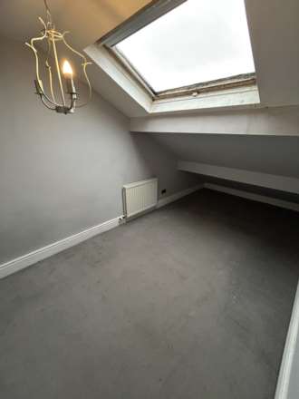 Hawthorns, Arncliffe Rise, Image 4