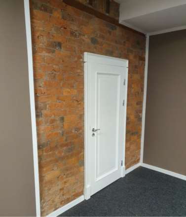 Leigh, Image 7