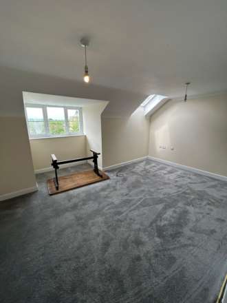 Kingsburn Court, Manchester, Image 4