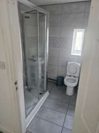 Leigh, Image 5
