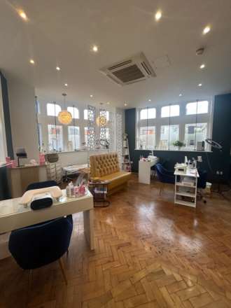 686 Knutsford Road, Image 11