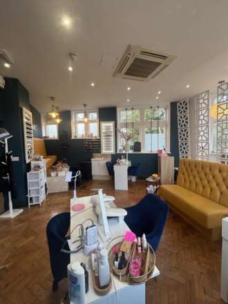 686 Knutsford Road, Image 9