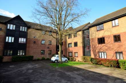 1 Bedroom Apartment, Copperfields, Basildon