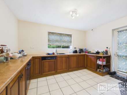 Hillary Mount, Billericay, Image 8