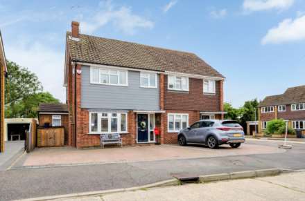 3 Bedroom Semi-Detached, Lindhurst Drive, Ramsden Heath