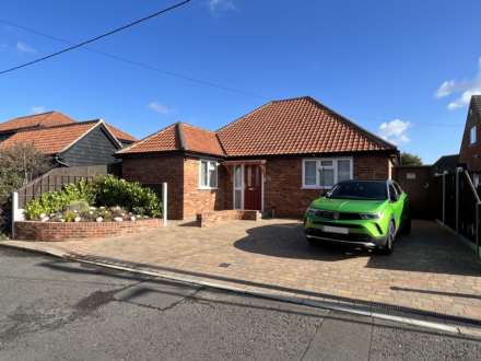 2 Bedroom Bungalow, Pound Lane North, Noak Mead