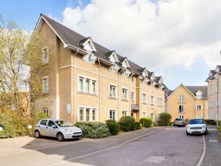 2 Bedroom Apartment, Walnut Close, Laindon