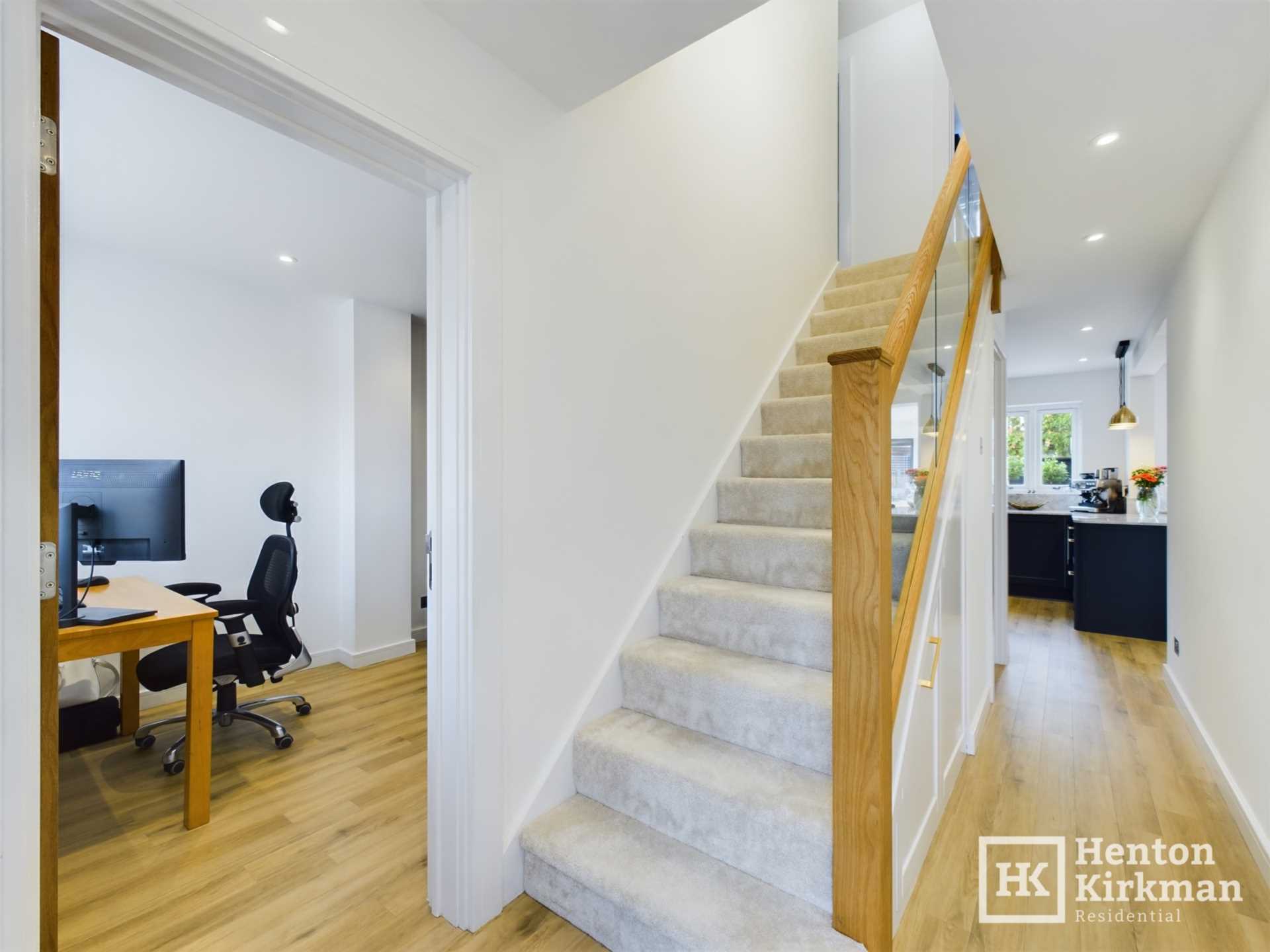 Earl Mountbatten Drive, Billericay, Image 20