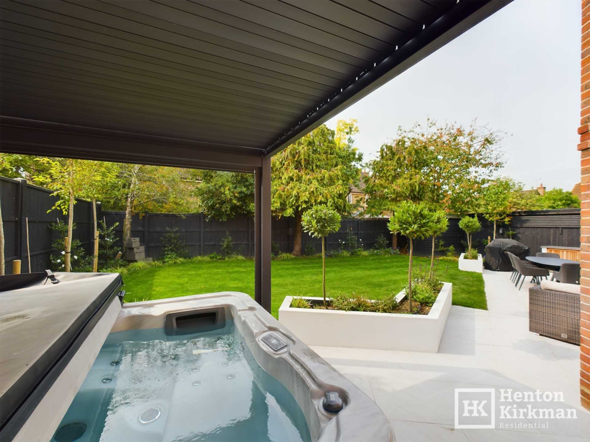 Earl Mountbatten Drive, Billericay, Image 31
