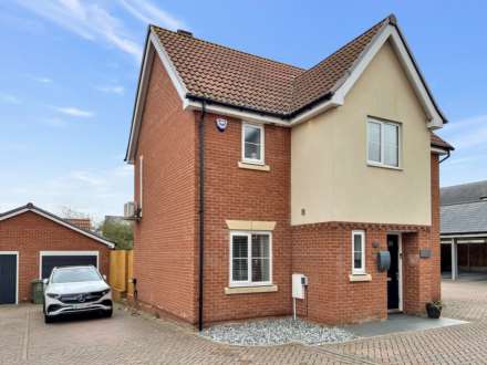4 Bedroom Detached, Warwick Crescent, Dunton Fields, Laindon