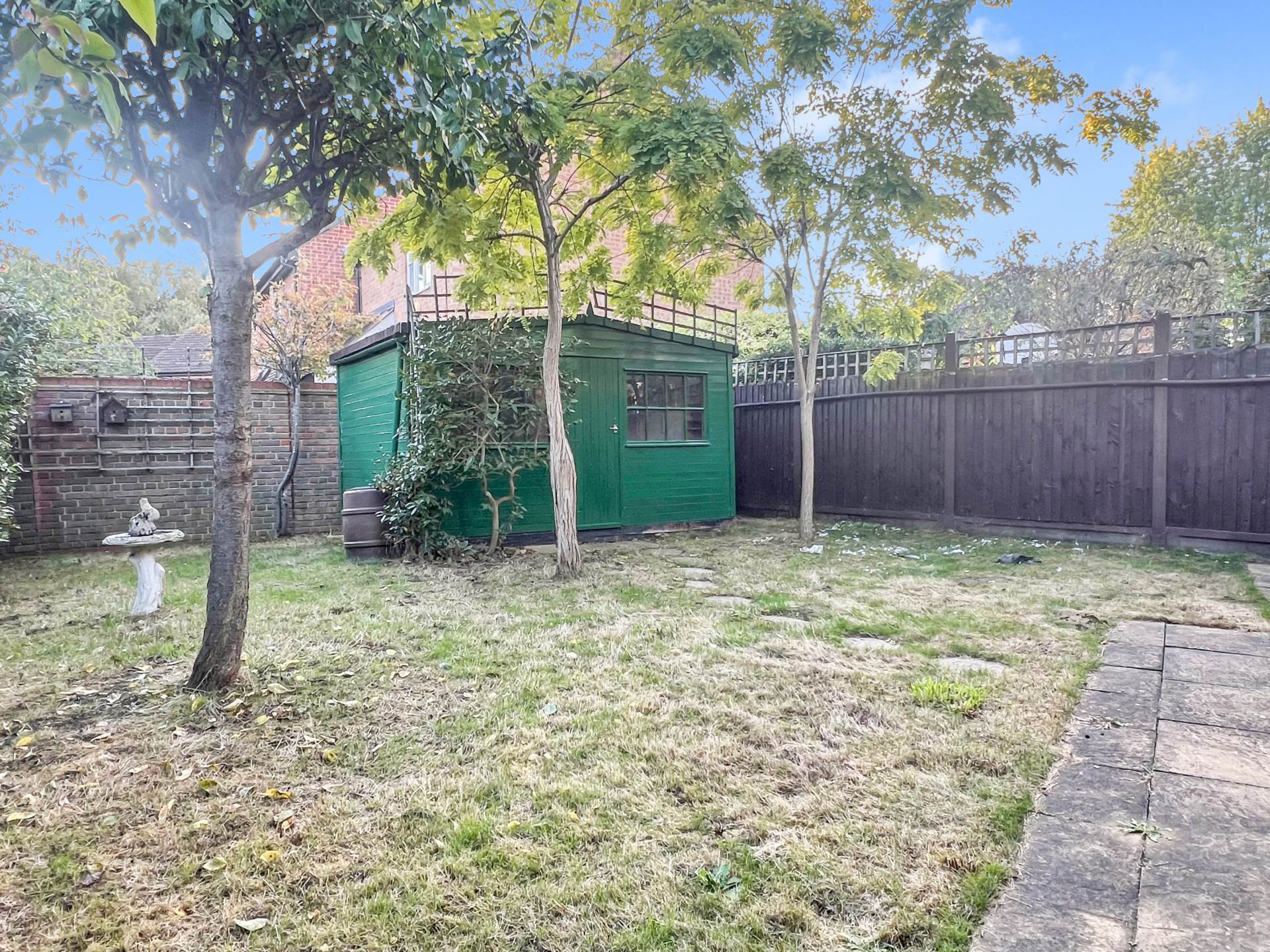 Larch Close, Laindon, Basildon, Image 15