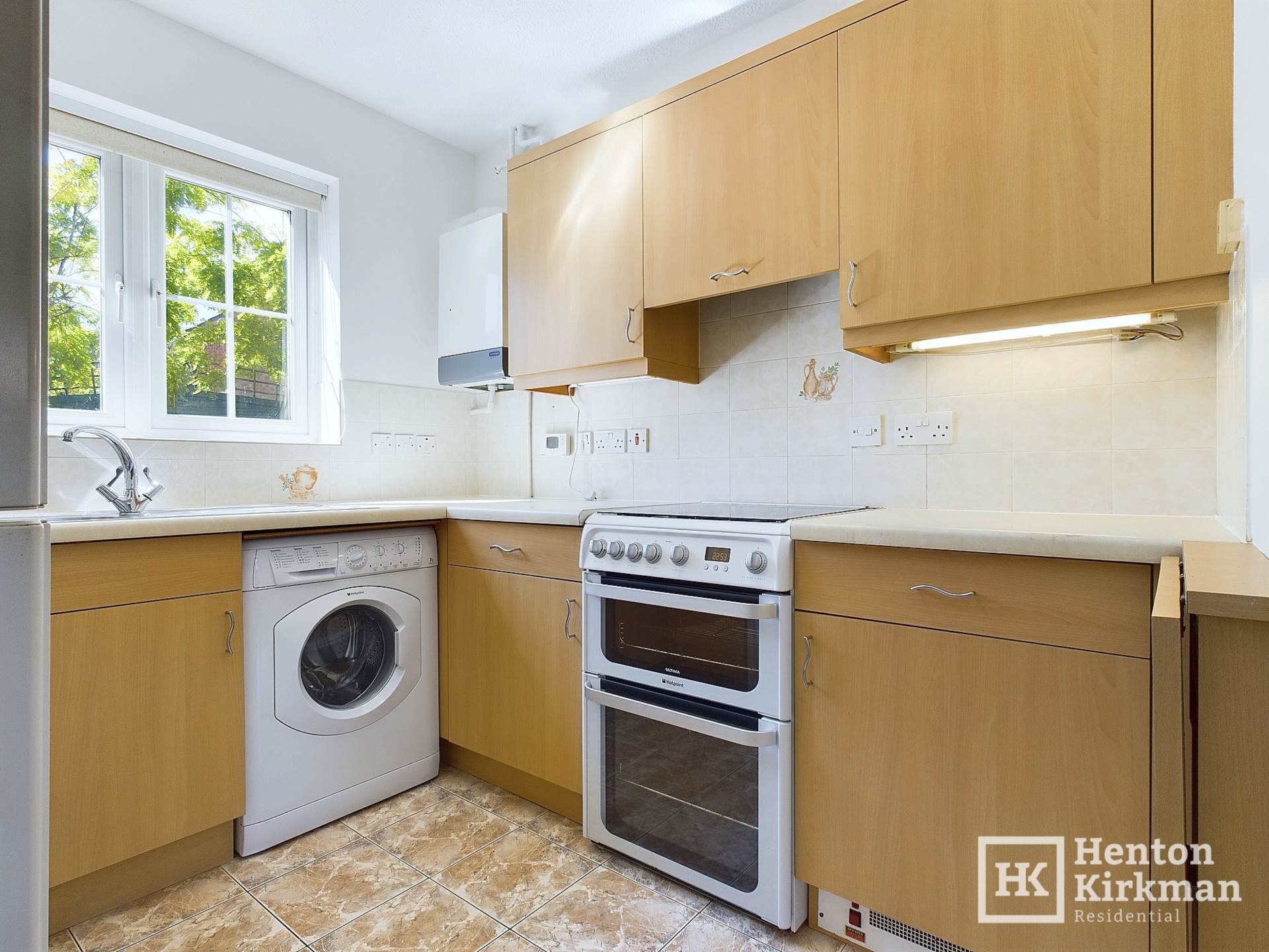 Larch Close, Laindon, Basildon, Image 6