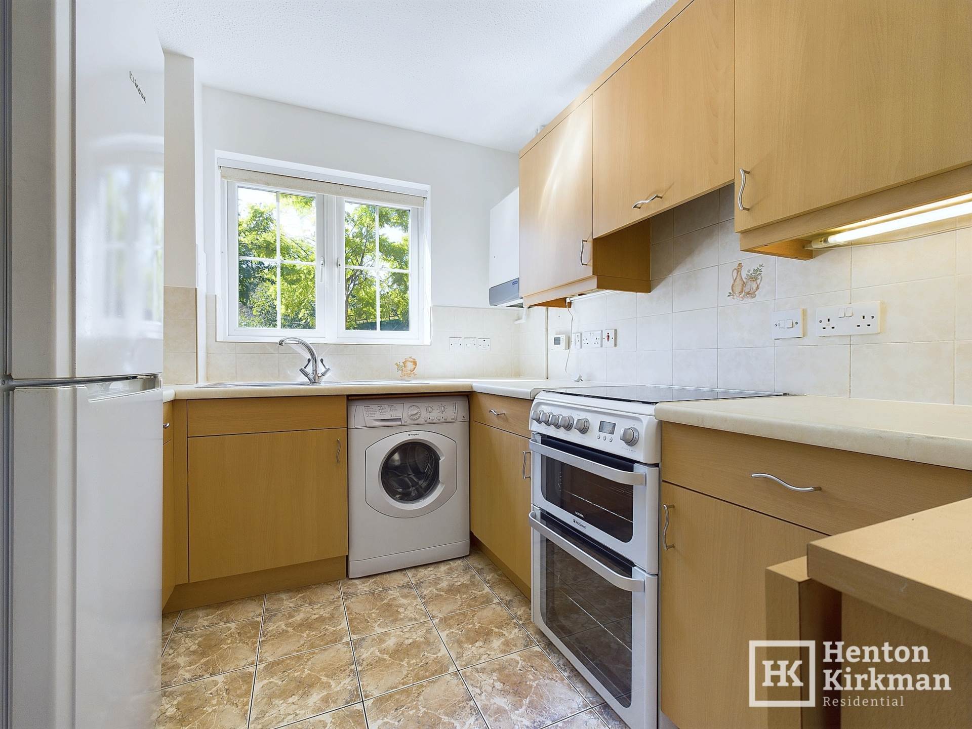 Larch Close, Laindon, Basildon, Image 7