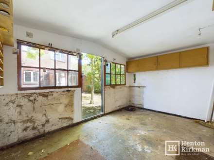Larch Close, Laindon, Basildon, Image 17