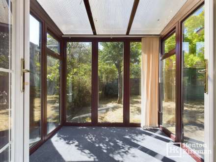 Larch Close, Laindon, Basildon, Image 5