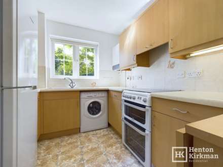 Larch Close, Laindon, Basildon, Image 7