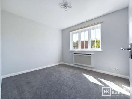Larch Close, Laindon, Basildon, Image 9