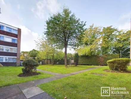 Radford Court, Billericay, Image 11