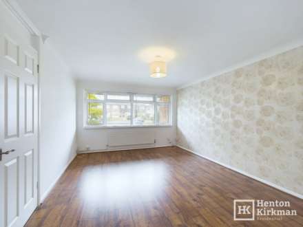 St Michaels Walk, Galleywood, Image 2