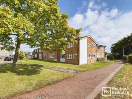 St Michaels Walk, Galleywood, Image 6