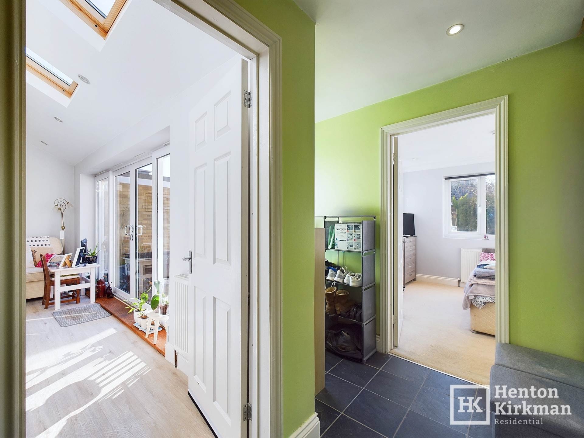 The Vale, Stock, Image 9