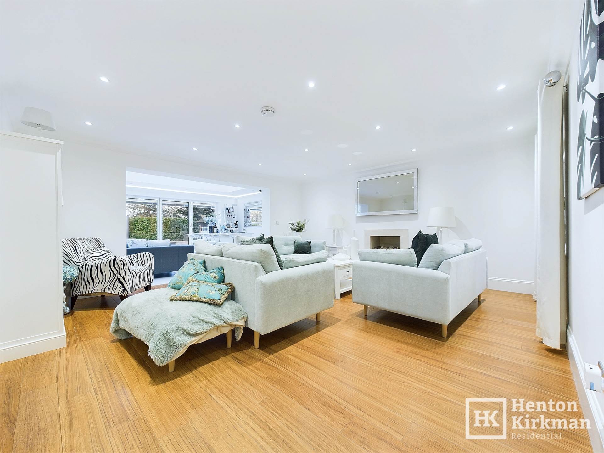 Sweet Chestnut Mews, Billericay, Image 4