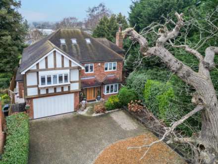 Sweet Chestnut Mews, Billericay, Image 1