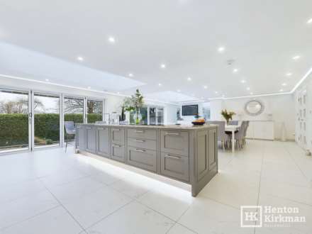 Sweet Chestnut Mews, Billericay, Image 10