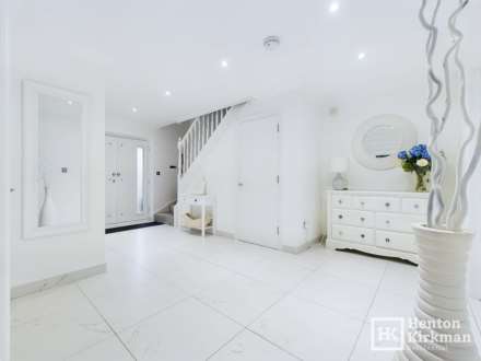 Sweet Chestnut Mews, Billericay, Image 37