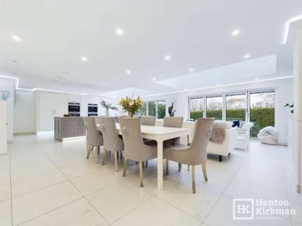 Sweet Chestnut Mews, Billericay, Image 9