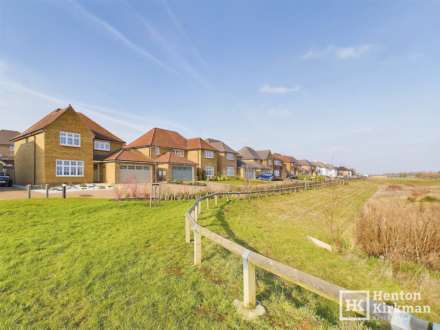 Raven Gardens, Silver End, Image 2