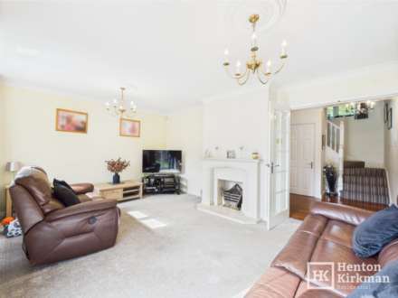 The Pines, Steepleview, Image 7