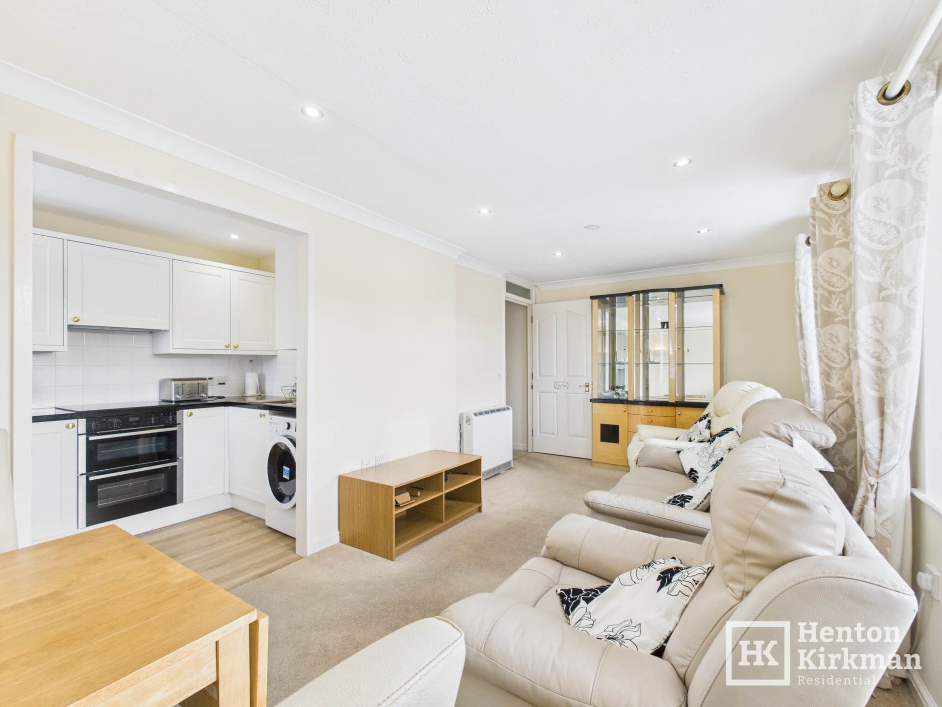 Park Lodge, Billericay, Image 7