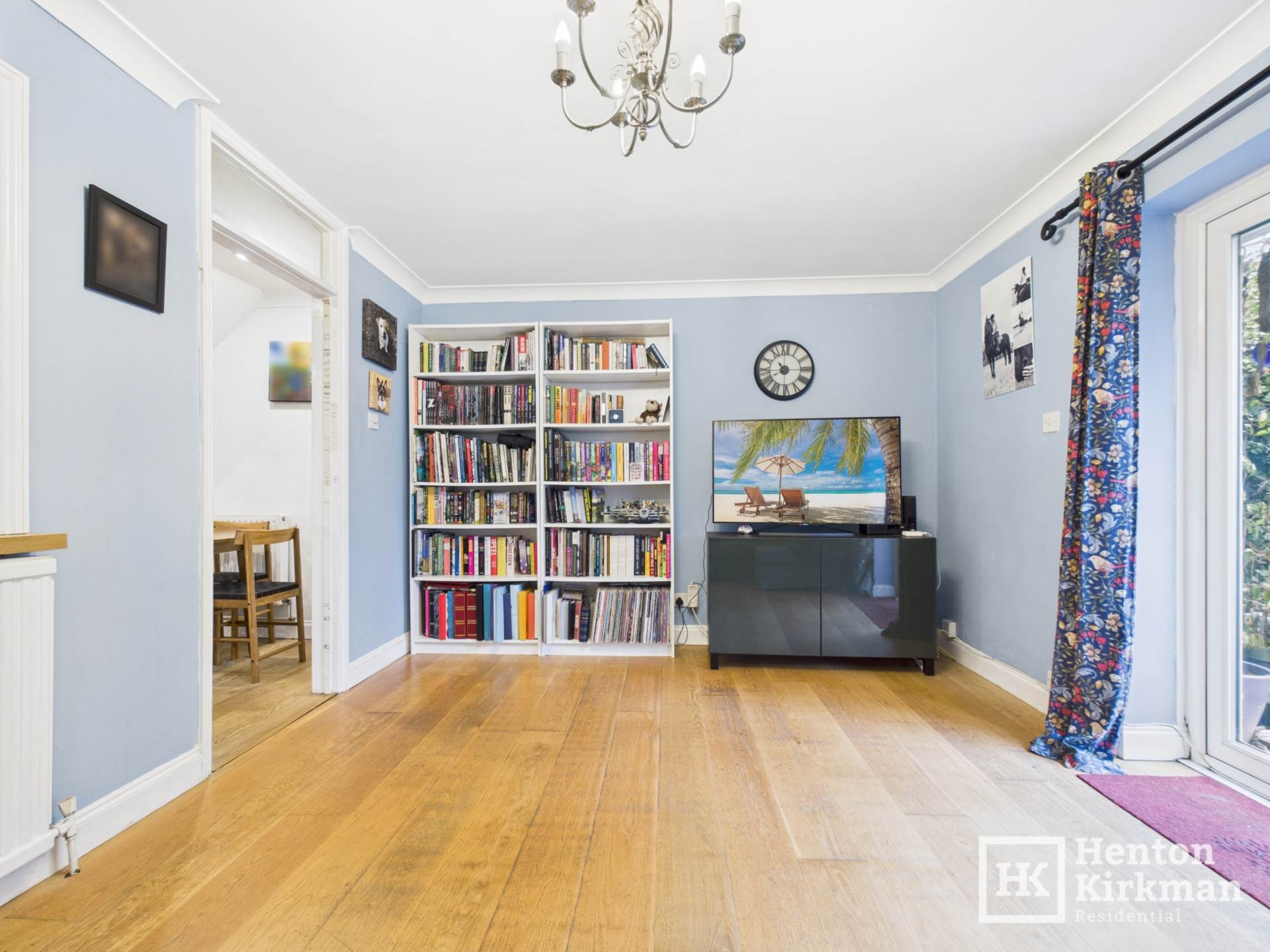 Outwood Farm Close, Essex, Image 3