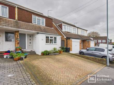 Outwood Farm Close, Essex, Image 1