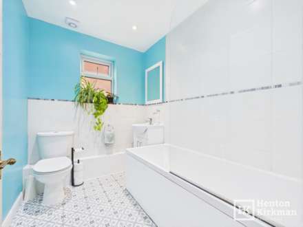 Outwood Farm Close, Essex, Image 15