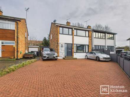 Moat Edge Gardens, Billericay, Image 1