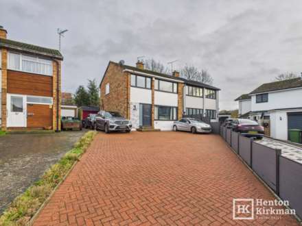 Moat Edge Gardens, Billericay, Image 18