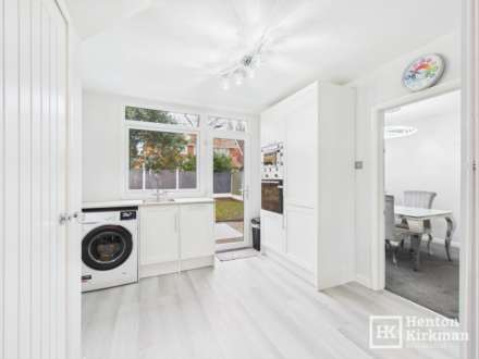 Moat Edge Gardens, Billericay, Image 6