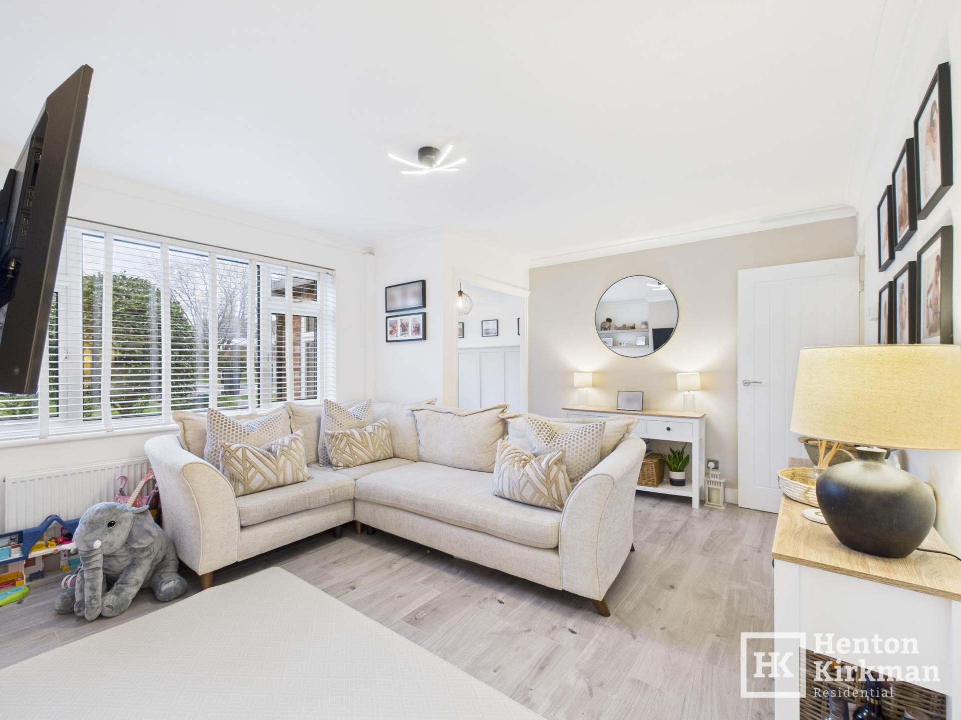 Outwood Common Road, Billericay, Image 6