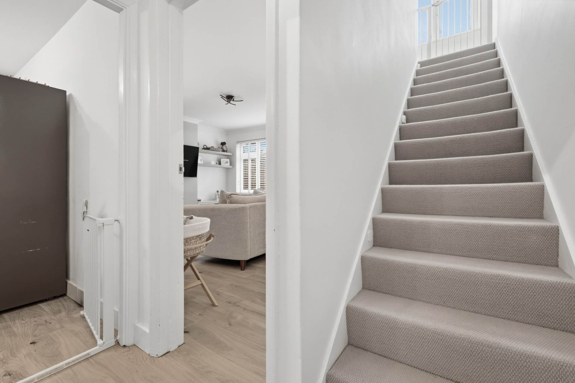 Outwood Common Road, Billericay, Image 9