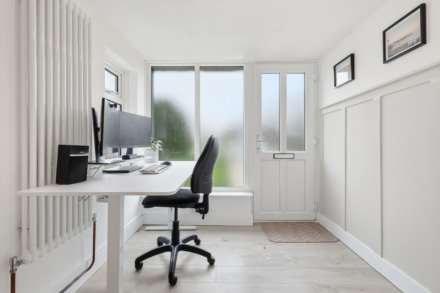 Outwood Common Road, Billericay, Image 8